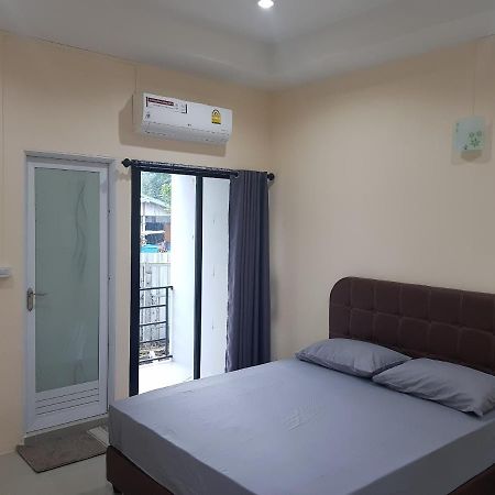 Room62 Lom Sak 外观 照片