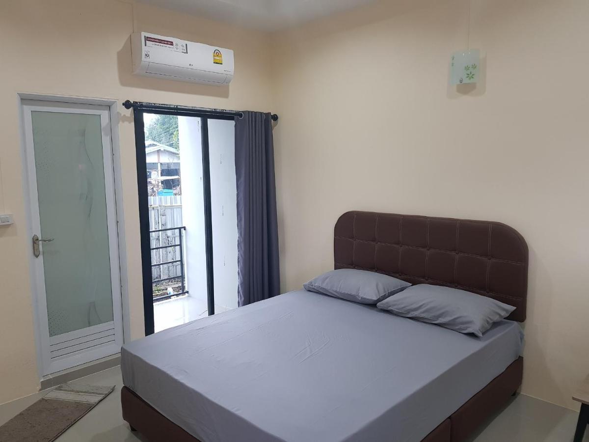 Room62 Lom Sak 外观 照片