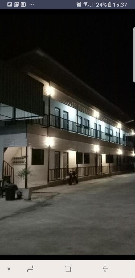 Room62 Lom Sak 外观 照片