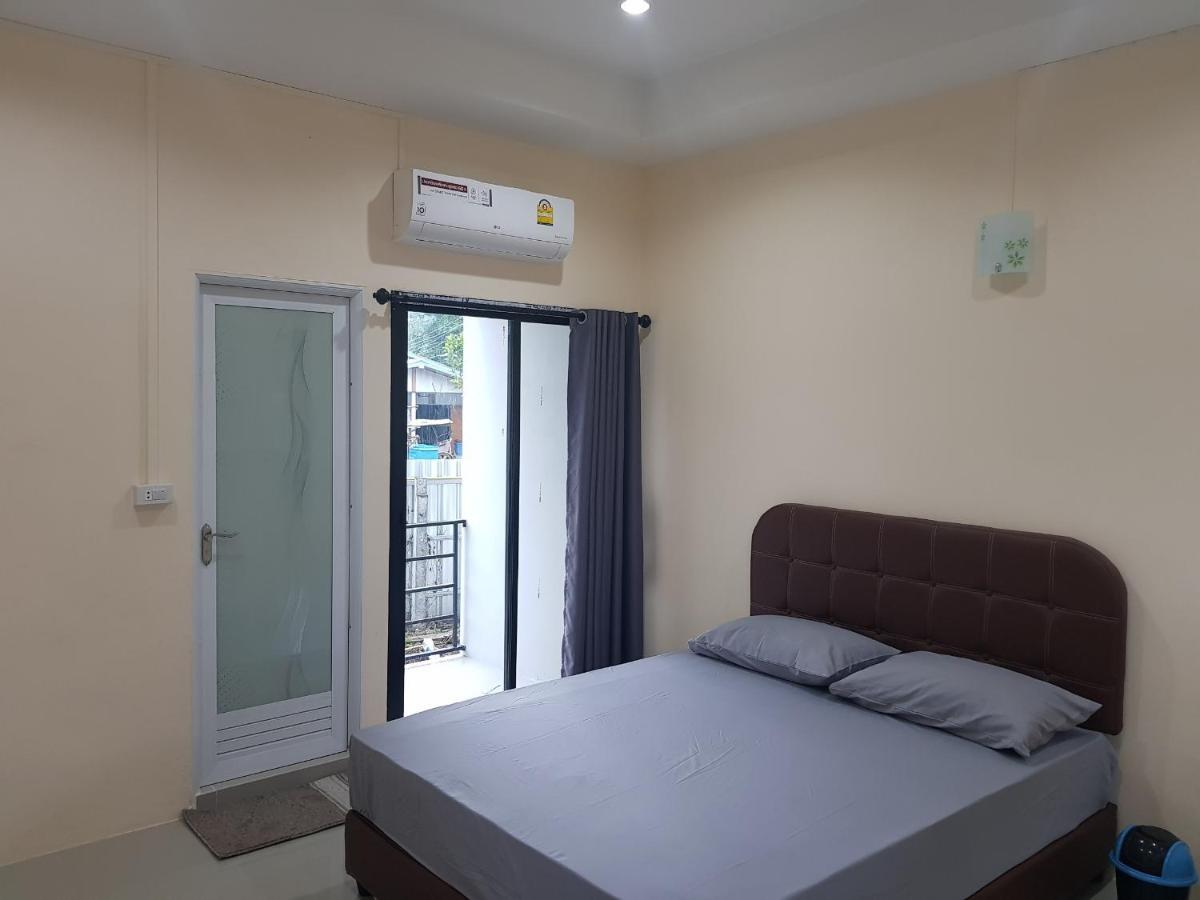 Room62 Lom Sak 外观 照片