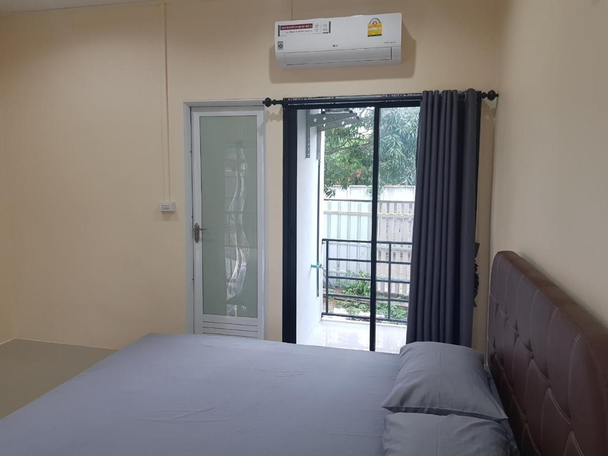 Room62 Lom Sak 外观 照片