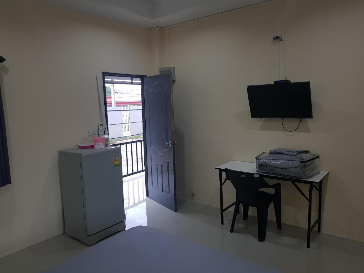 Room62 Lom Sak 外观 照片